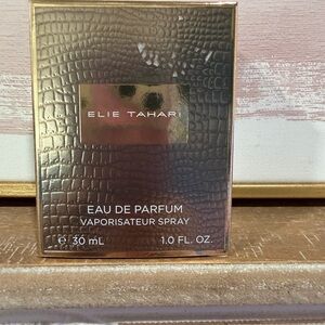Elie Tahari Textured Gold Packaging
